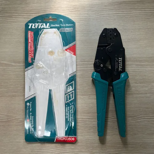 Alicate Pinza Pelacable Terminales 0.5mm A 6mm Con Ponchador Industrial Total 9 Crimpeadora Con Trinquete
