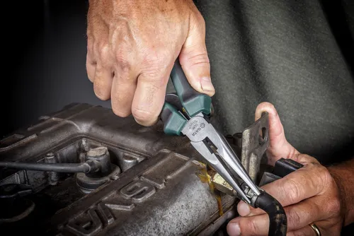 D_NQ_NP_694149-MCO75929785081_042024-O Pinza Alicate Cortafrío 7 Sata St70203ast